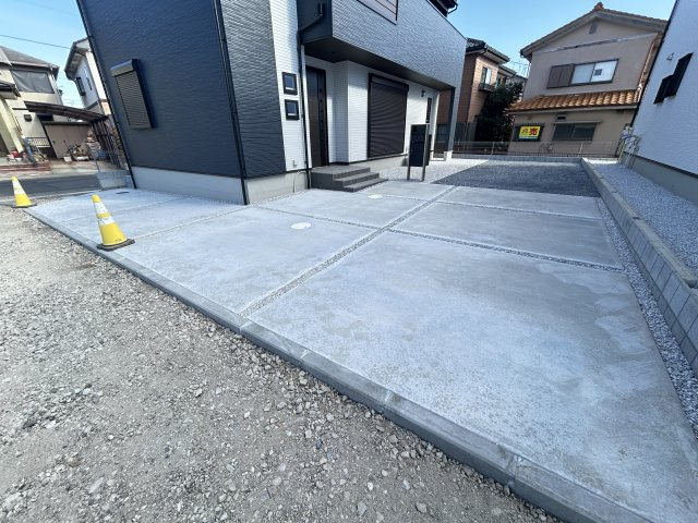 新築　高崎市石原町8区画　3号棟の駐車場|現地写真　駐車スペースは建物南西側に2台分可能です！