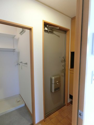 【玄関】 | ロワール福原C棟