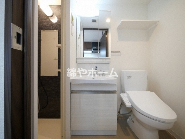 エグゼ難波ウエストリバーの独立洗面台|独立洗面台、朝の身支度には欠かせません