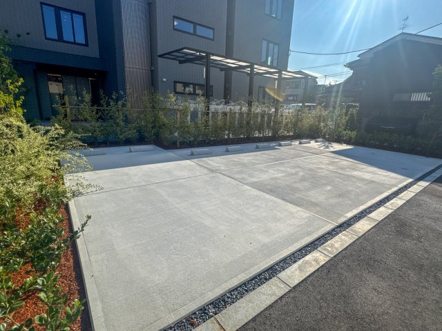 ル　リアンの駐車場