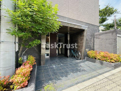 【エントランス】 | クレアート大阪EAST G4