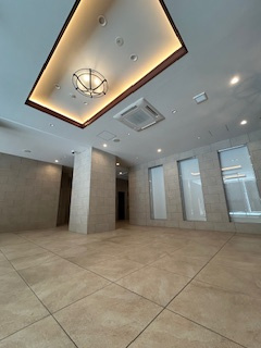 スプランディッド江坂駅前のロビー