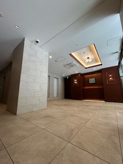 スプランディッド江坂駅前のロビー