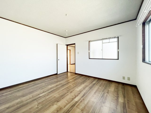 宮内ハイツの居間・リビング