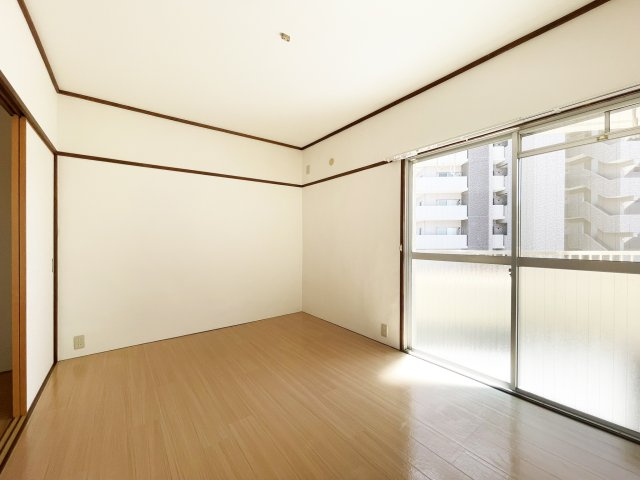 宮内ハイツの居間・リビング