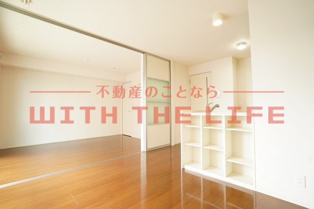 ヴァイセガルテン【10，000円キャッシュバック対象物件】の居間・リビング|使いやすい居間です