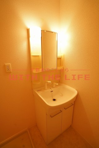 ヴァイセガルテン【10，000円キャッシュバック対象物件】の独立洗面台|独立洗面台あり、毎朝おしゃれに忙しい女性の方におすすめです