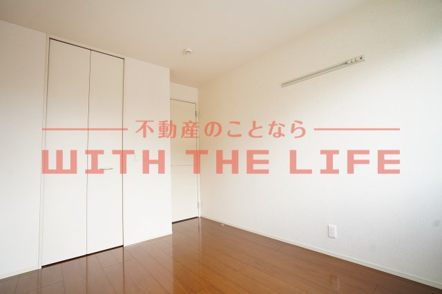 ヴァイセガルテン【10，000円キャッシュバック対象物件】の寝室|広くて明るい寝室