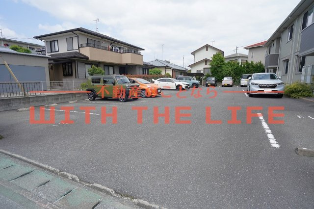 ヴァイセガルテン【10，000円キャッシュバック対象物件】の駐車場|カースペースがあります