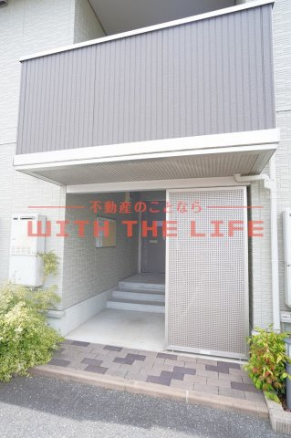 ヴァイセガルテン【10，000円キャッシュバック対象物件】のエントランス|ゆとりのあるエントランスです