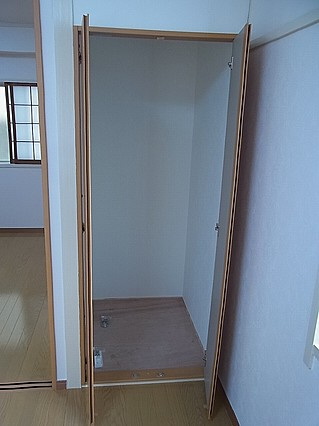 サンハイツ下山手の収納