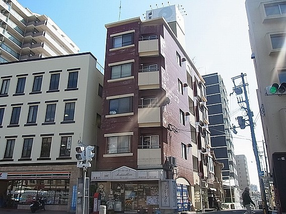 サンハイツ下山手の外観