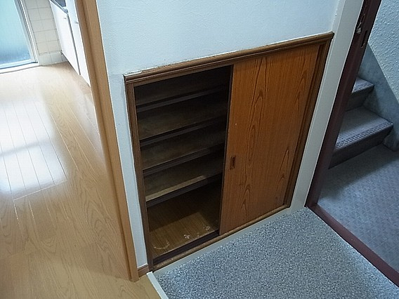 サンハイツ下山手の玄関