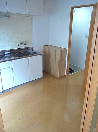 サンハイツ下山手の居間・リビング