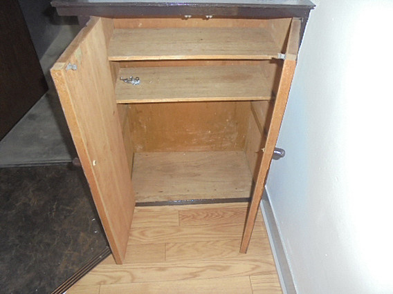 新布引ビルの玄関