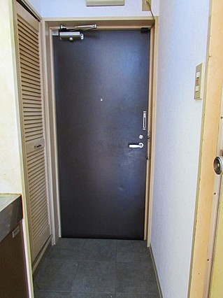 ジーエスハイム高速神戸の玄関