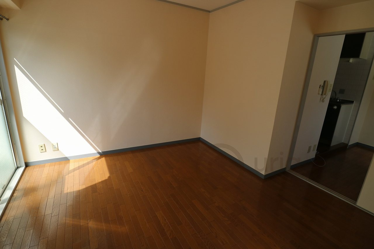 サンパレス２１六甲１の居間・リビング