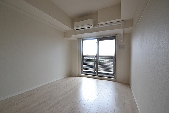 プレサンス三宮フラワーロードの洋室