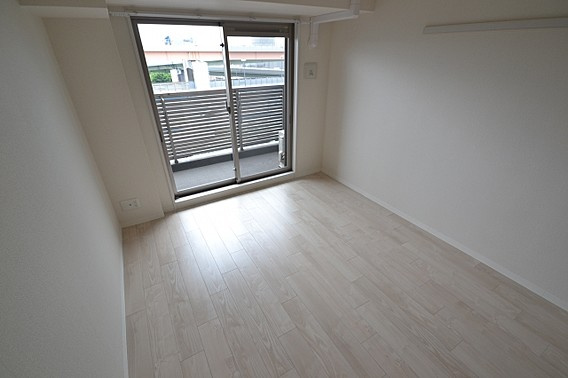 プレサンス三宮フラワーロードの洋室