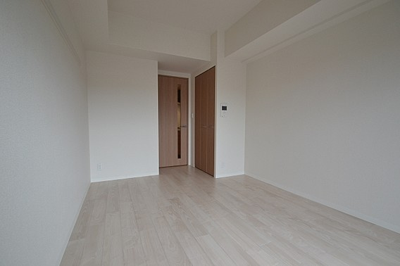 プレサンス三宮フラワーロードの洋室