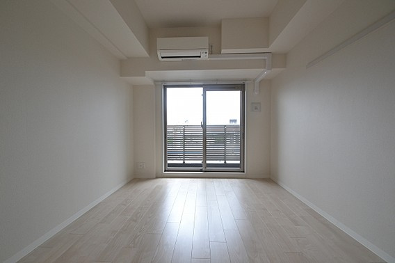 プレサンス三宮フラワーロードの洋室