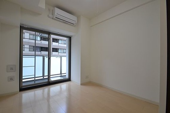 エステムプラザ神戸三宮ルクシアの居間・リビング