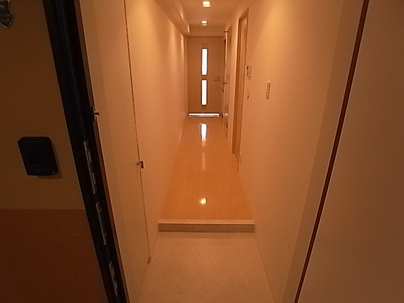 ウィンテージ神戸元町の玄関