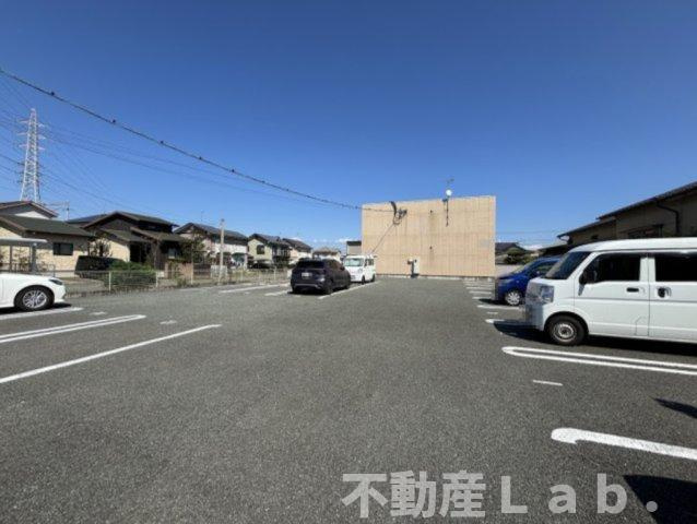 サンタプレイスの駐車場