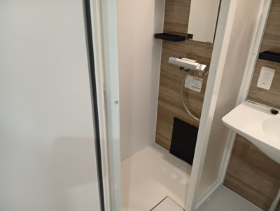 【シャワールーム】