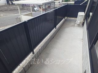 広島市安佐北区落合南３丁目のアパートのバルコニー