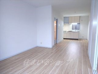 広島市安佐北区落合南３丁目のアパートの居間・リビング