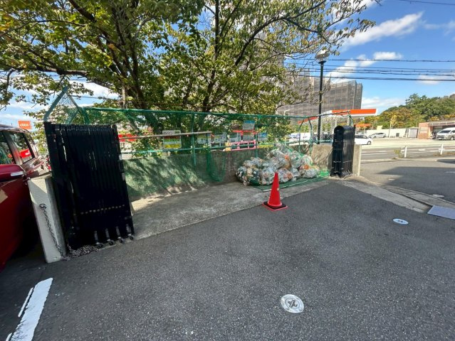 グリーンコーポジェームス山弐番館の駐車場