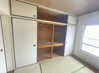 【収納】 | 浅香山住宅 13号棟 | お布団もオフシーズンの家電もたくさん収納できます