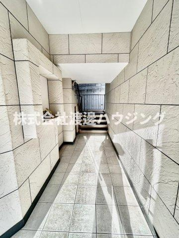 千里ロイヤルハイツのエントランス