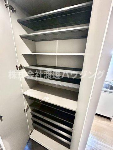 千里ロイヤルハイツの収納|天井高シューズBOX