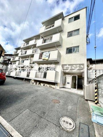 千里ロイヤルハイツの外観