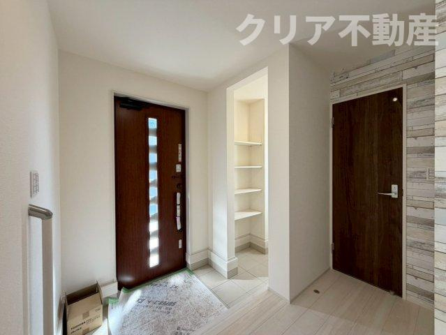 【玄関】 | 第1吉岡町漆原　１号棟　平屋