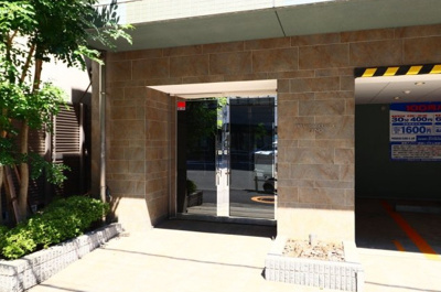【エントランス】 | PREMIUM CUBE G 上野