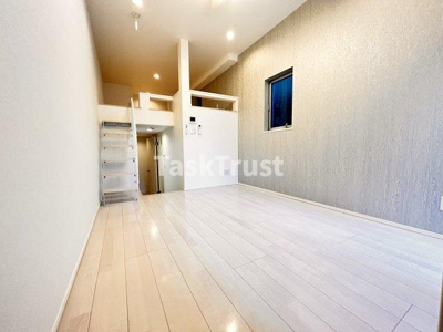 【内装】 | Levante