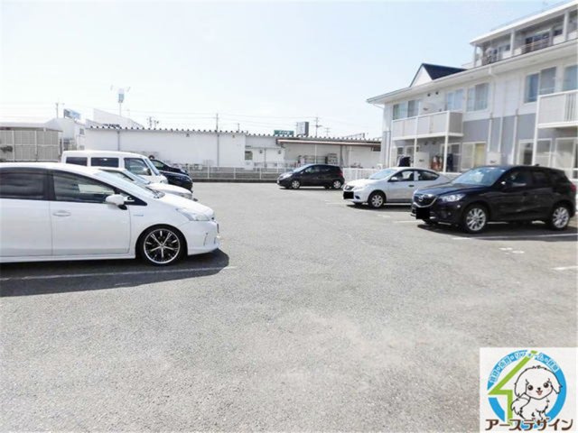 エルムＡ・Ｔ・Ｓの駐車場
