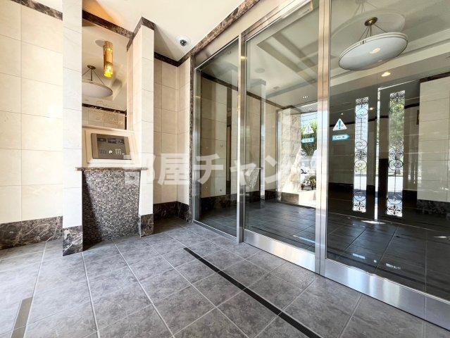 プレサンス千種駅前ネオステージのエントランス