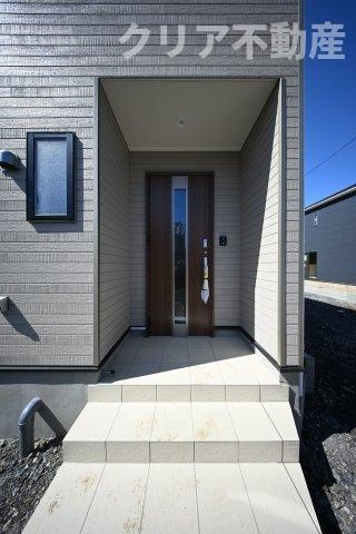 【玄関】 | 足利市福富町第４　クレイドルガーデン　4号棟 | 玄関はディンプルキー＆ダブルロックドア採用で防犯対策もバッチリです！