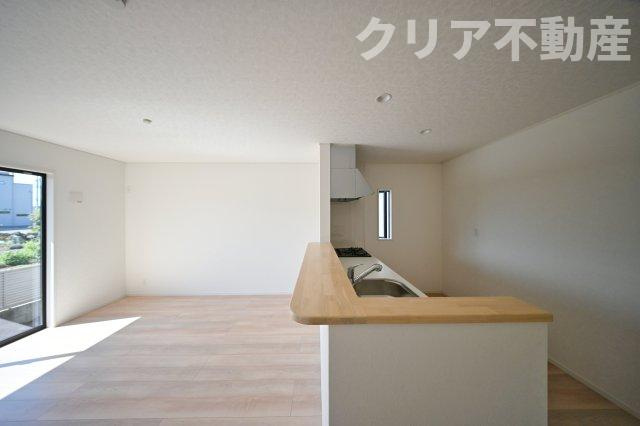 【キッチン】 | 足利市福富町第４　クレイドルガーデン　4号棟 | 対面タイプならキッチン内にいながらご家族やお客様との会話が楽しめます♪