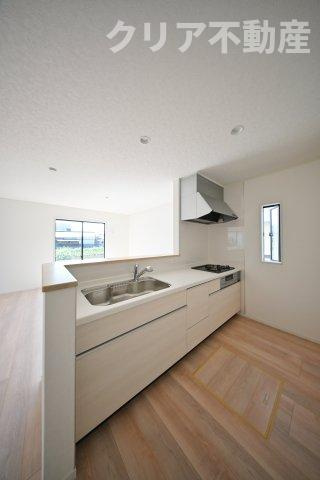 【キッチン】 | 足利市福富町第４　クレイドルガーデン　4号棟 | 並んで料理ができる広々としたキッチンで料理も効率よくできます！