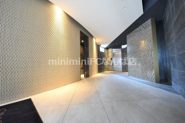 グレースリバー中之島のエントランス