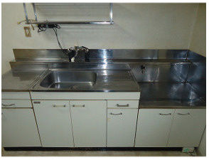 長野県伊那市　一棟のキッチン