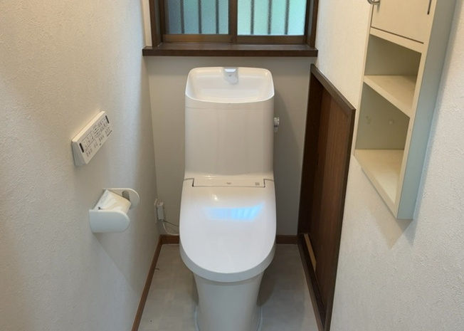 【トイレ】 | トイレは大きさや形、機能、抗菌性などが異なる多種多彩なタイプが各メーカーから出ています。それぞれに良さがあるため、事前にどういったタイプのトイレがいいのかをご家庭内で決めて、内見に行くといいでしょう。