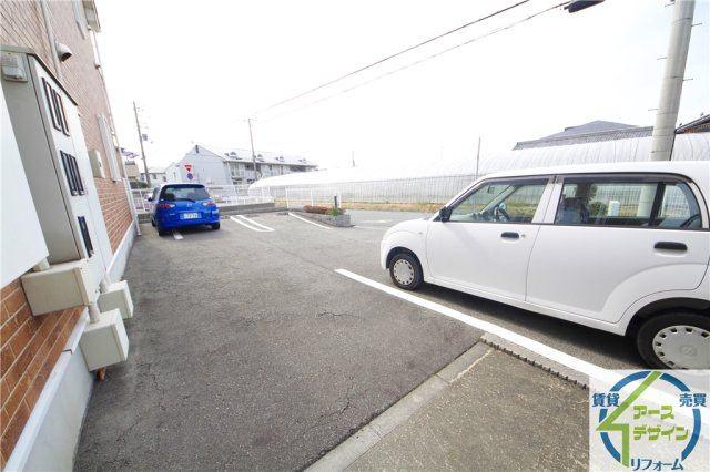 ベルデ・ビエントⅡ番館の駐車場