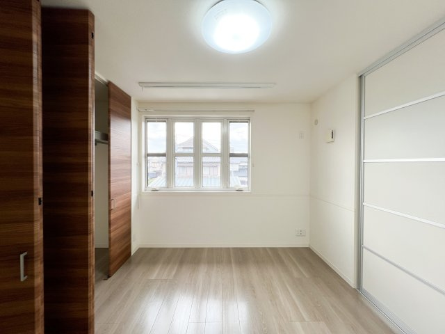 ゆいまーるの洋室