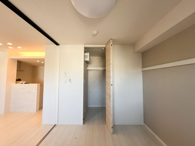 ファルコ鷹匠の洋室